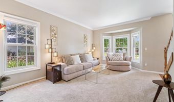 228 E THORNBROOK Ln, Appleton, WI 54913