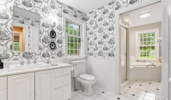 142 Ferry Rd, Bristol, RI 02809