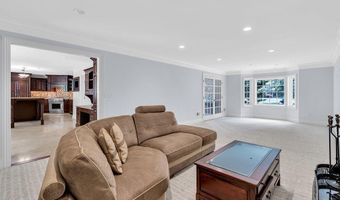 41 Marlpit Pl, Middletown, NJ 07748