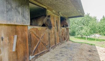 488 Kittredge Rd, Barton, VT 05822