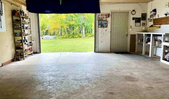 28 W Shore Rd, Babb, MT 59411