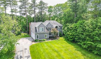 24 Surrey Ln, Falmouth, ME 04105