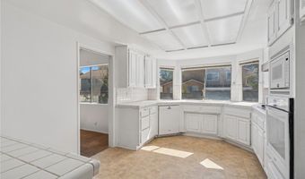 6890 E Georgetown Cir, Anaheim, CA 92807