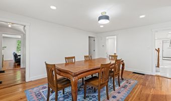 259 Falmouth Rd, Falmouth, ME 04105