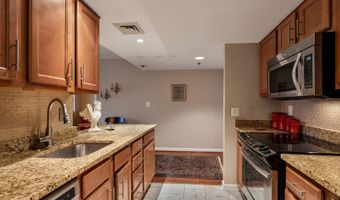 900 N TAYLOR St 1416, Arlington, VA 22203