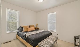 1027 S Shilling Ave, Blackfoot, ID 83221