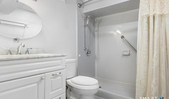 62 Chatham Rd, Berlin, CT 06037