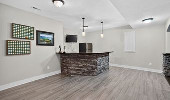 2357 Stonewood Ct SW, Altoona, IA 50009