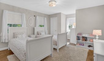 5973 SEARL Ter, Bethesda, MD 20816