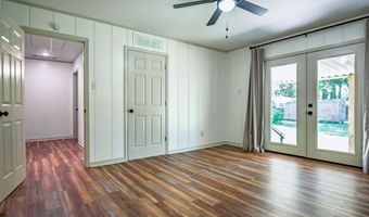 203 James St, Batesville, MS 38606