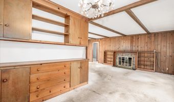 34 Valerie Ln, Danbury, CT 06811