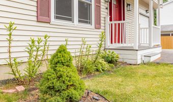 95 Yankee Ave, Bangor, ME 04401
