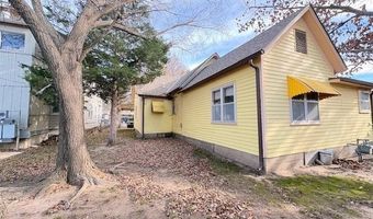 413 N 5th St, Arkansas City, KS 67005