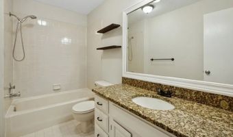 4 Ray Ct, Bedminster, NJ 07921