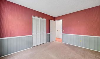 1115 Dutch Mill Dr, Ballwin, MO 63011