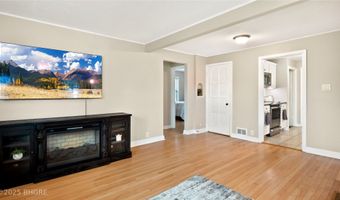 814 Prairie St, Adel, IA 50003