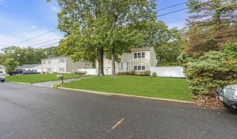 32 Pine Tree Dr, Bayville, NJ 08721