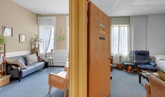 14 School St, Bristol, VT 05443