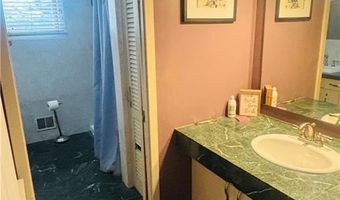 2 Wenscott Ln, North Providence, RI 02904