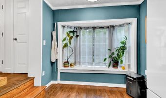 6020 BROAD St, Bethesda, MD 20816
