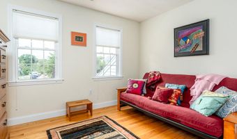 7 Mizzen Ln, Bourne, MA 02532