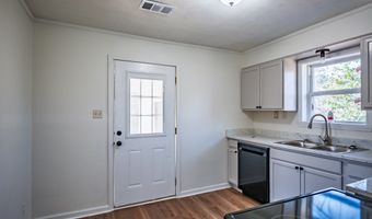 201 College St, Batesville, MS 38606