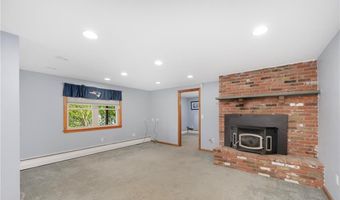144 Aldrich Rd, Glocester, RI 02857