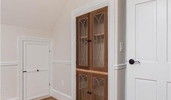 3 Sundale Rd, Cranston, RI 02921