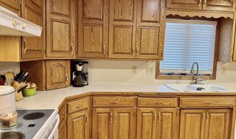 12925 Prairiewood Dr, Aberdeen, SD 57401