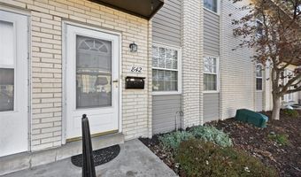 842 Wendevy Ct, Ballwin, MO 63011