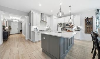 5435 SILVER SUN Dr, Apollo Beach, FL 33572