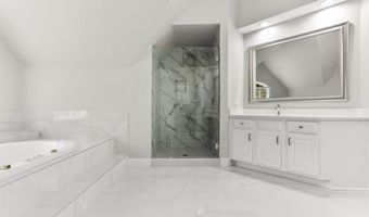 3425 Kingsland Cir, Berkeley Lake, GA 30096