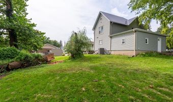 627 NE 6th, Dyersville, IA 52040