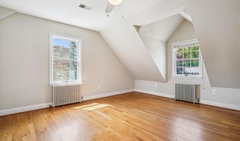 121 S FENWICK St, Arlington, VA 22204