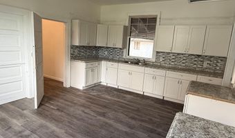 18 E Pleasant St, Avon Park, FL 33825