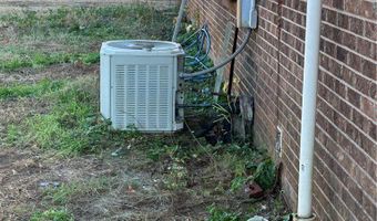 8810 Green Point Dr, Altus, AR 72821