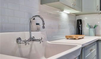 4562 Lomita, Los Angeles, CA 90019