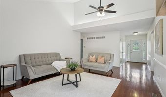 1520 Ploma Dr, Ballwin, MO 63021