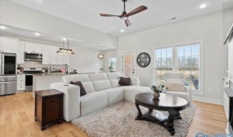 15 Swanee Dr, Albertville, AL 35950