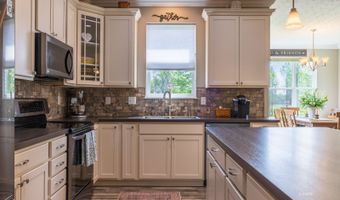 3028 Canterbury Ct, Albany, OH 45710