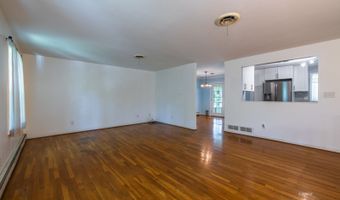 49 Canterbury Dr, Athens, OH 45701