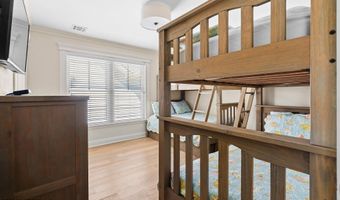 225 4th St, Beach Haven, NJ 08008