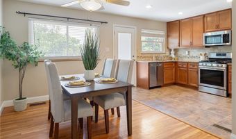 407 Palermo Dr, Ballwin, MO 63021