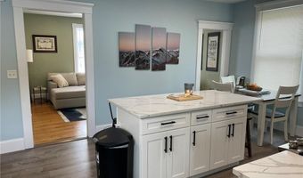 35 Elm St B, Newport, RI 02840