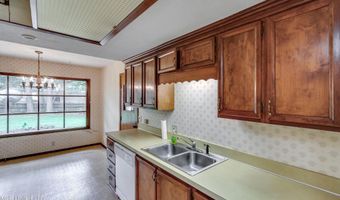 33 Pebble Hill Dr, Brandon, MS 39042