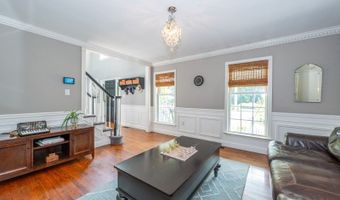 15 Tanglewood Dr, Andover, NJ 07848