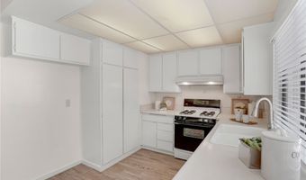 2155 W Banbury Cir, Anaheim, CA 92804