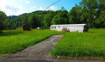 941 E Clayton Rd, Pence Springs, WV 24962