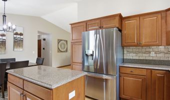 1301 Sandy Ridge Ln, Altoona, WI 54720