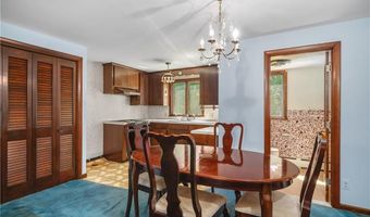 1 Rocky Crest Rd, Cumberland, RI 02864